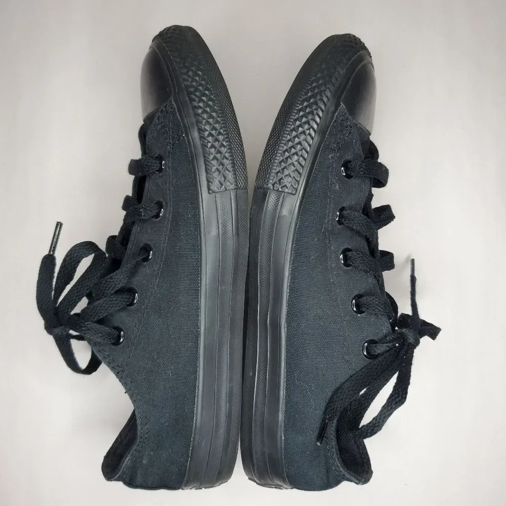 Chuck Taylor All Star Canvas Kids Low Top Shoe Size 3